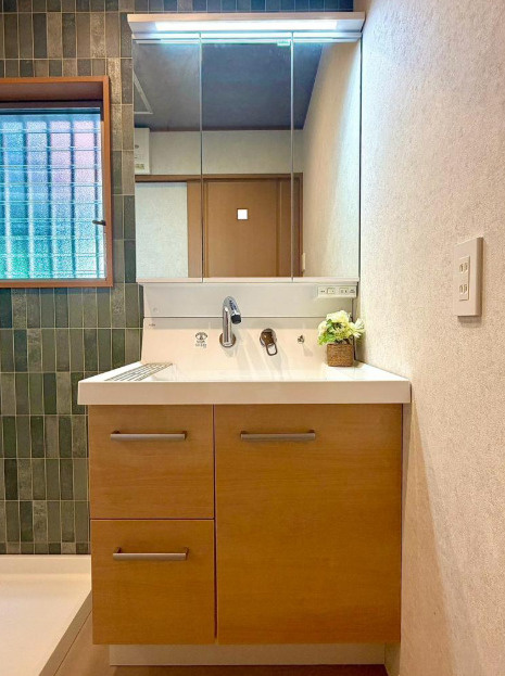 箕面市箕面７丁目　中古戸建の独立洗面台