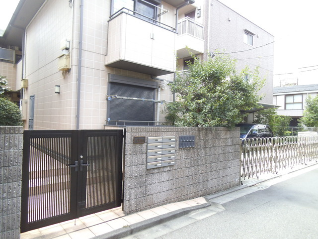 エスポワールのエントランス|建物入り口部分です！