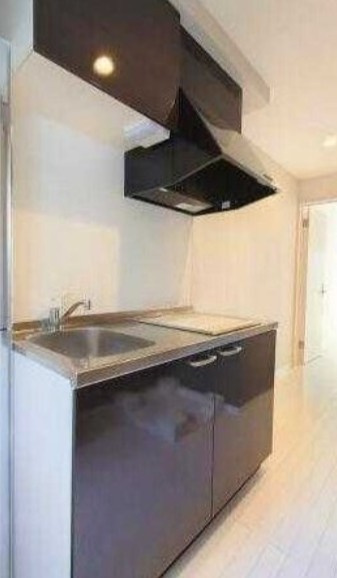 足立区千住東２丁目のアパートのキッチン
