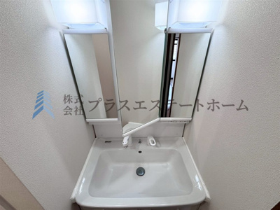 【独立洗面台】 | シーガルパレス板宿 | 大型洗面器は、洗顔・洗髪はもちろん、つけ置き洗いなどにも便利です♪