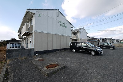 グランドールかたやまＢ棟の駐車場