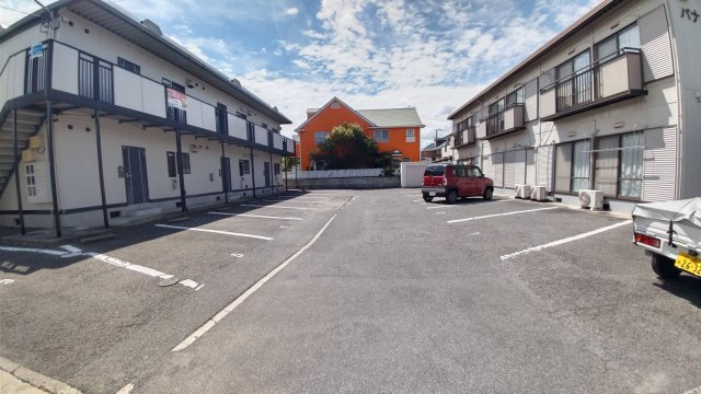 パナハイツ芳泉Ｂ棟の駐車場