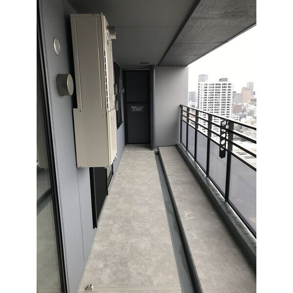 クレヴィアタワー御堂筋本町のバルコニー