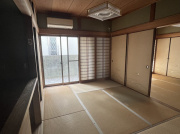 高知市昭和町の中古一戸建の和室|活用方法いろいろ♪便利な続き和室。