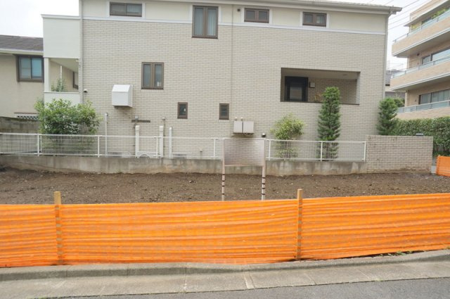 市谷砂土原町３　土地の外観|☆南側は駐車場のため開放感・陽当たり良好
☆約30坪の角地
☆更地渡し