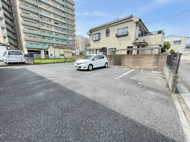 ロイヤルパレスの駐車場