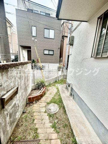 豊中市若竹町１丁目のテラスの庭