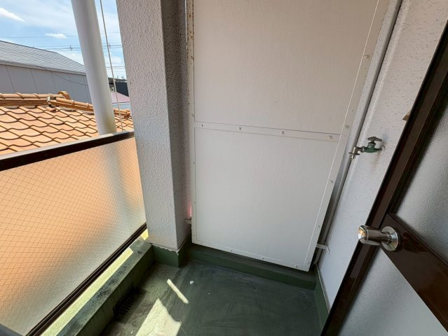 リトル菱屋西のバルコニー