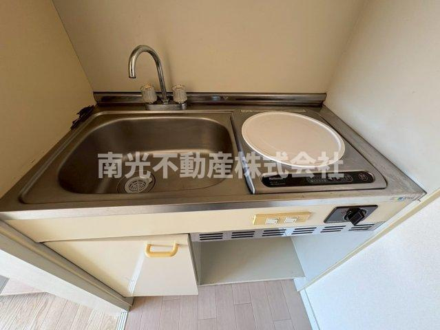 リトル菱屋西のキッチン