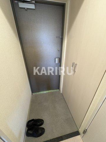 ファステート東大阪アダマスの玄関