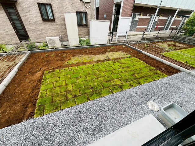【BLOOMING GARDEN】　久喜市栗原4丁目　全3邸の庭|〇２号棟　庭〇
お庭でBBQやおうちキャンプを楽しむことができます♪
2026年6月撮影