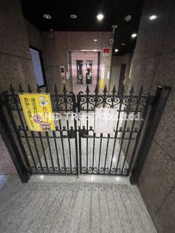 メゾン尾上のエントランス|落ち着いたエントランスです