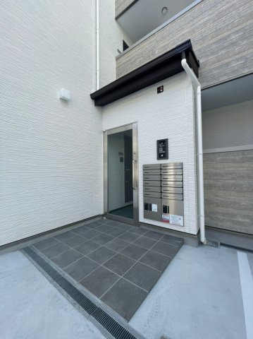 ワコーレヴィアーノ垂水塩屋町のエントランス