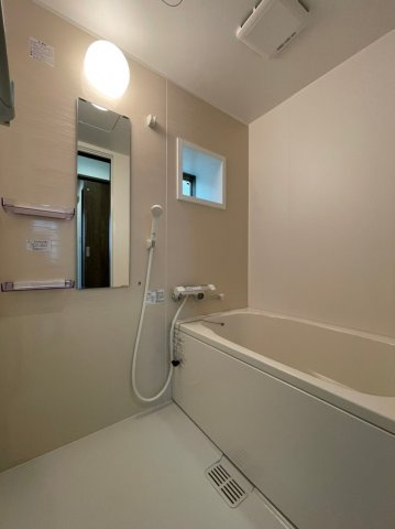 ワコーレヴィアーノ垂水塩屋町の浴室