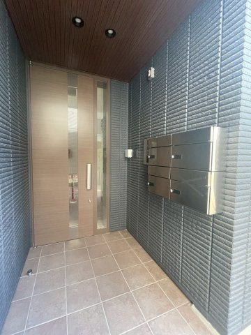 SAKURA TERRACE　YOYOGI　B棟のエントランス
