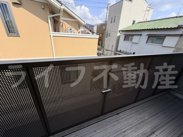 アルファB棟のバルコニー|お洗濯にも便利なバルコニー付き