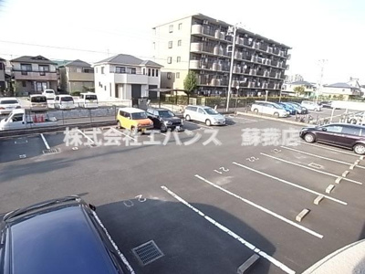 【駐車場】 | ゼファーシャンティオン蘇我壱番館 | 車をお持ちの方に嬉しい駐車場付きの物件です