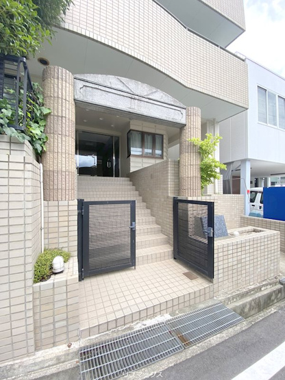 【エントランス】サンパレス六甲