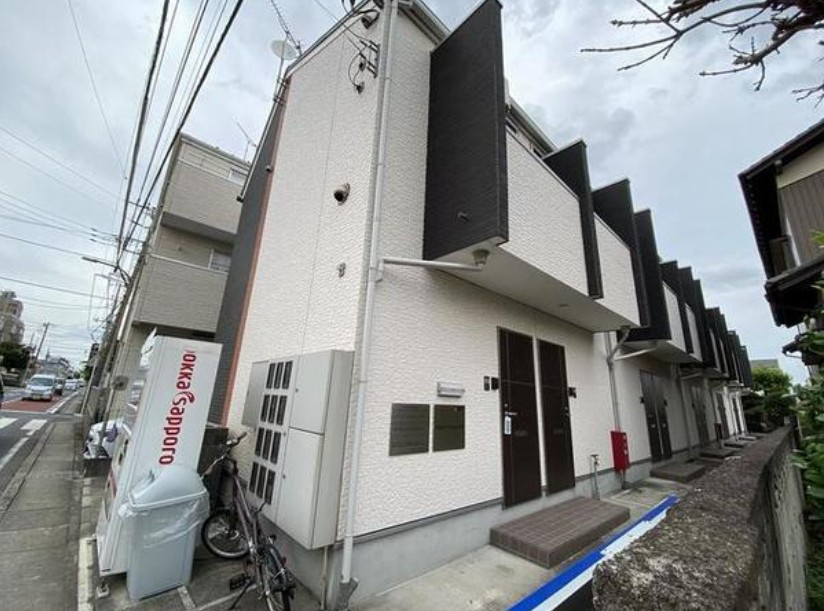 市川市本行徳のアパートの外観