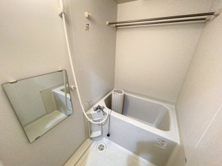 【浴室】 | デルフィーノ | 同物件、別のお部屋の写真です。