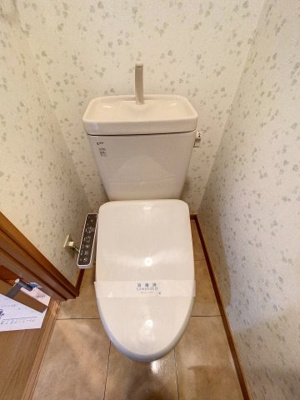 【トイレ】 | デルフィーノ | 同物件、別のお部屋の写真です。