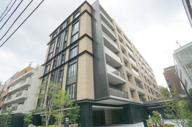 ザ・パークハウス千代田六番町の外観|☆間取り3LDK+2WIC+SIC
☆ホテルライクな内廊下設計