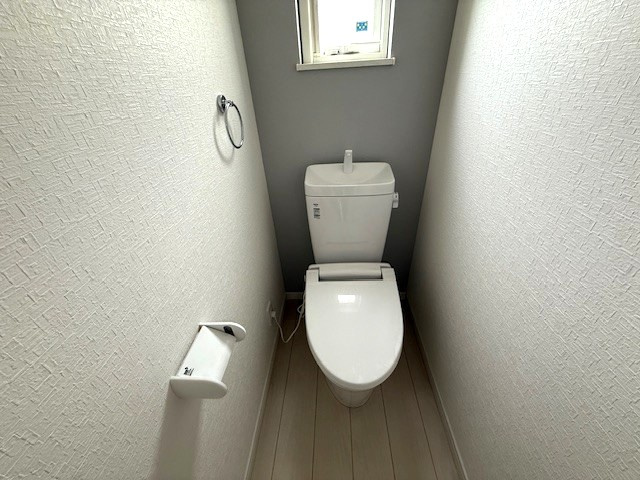大和高田市中今里町のトイレ|2Fにもトイレを備え忙しい朝や夜間も快適にお使いいただけます。