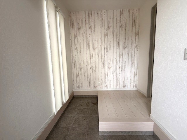大和高田市中今里町の玄関|ご家族やお客様を気持ちよく迎える明るく開放的な玄関です。