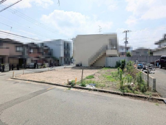 【前面道路含む現地写真】 | 新在家町西３丁　売土地 | 【閑静な住宅地でのびのび子育て】閑静な住宅地で子育て家族にピッタリ！毎日のお散歩も快適な緑に恵まれたエリアです♪