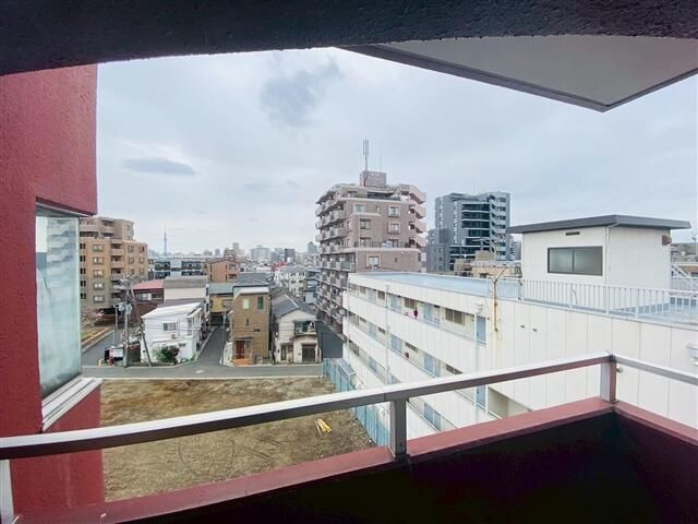 キャヴァンイワタの展望