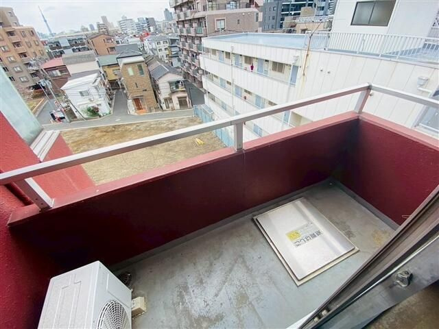 キャヴァンイワタのバルコニー
