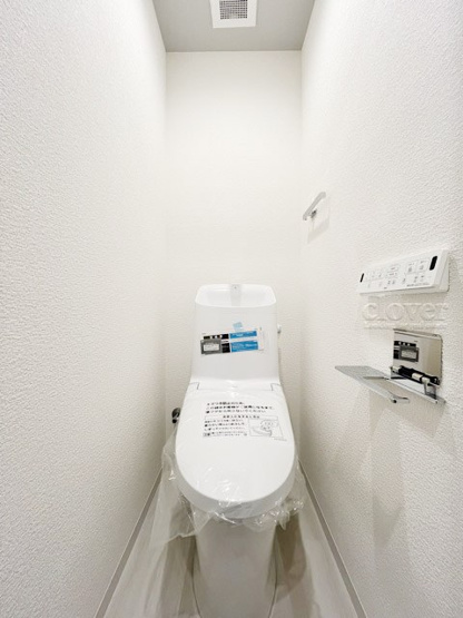 【トイレ】 | 早稲田ガーデンハイツ | トイレはもともと個人の領域である自宅の中でも、最もプライベートな空間です。だからこそ、ほしい「落ち着き」がここにあります。～即日のご見学可能～　お問合せはお気軽にどうぞ。
