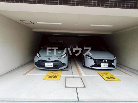 ドゥーエ西船橋の駐車場
