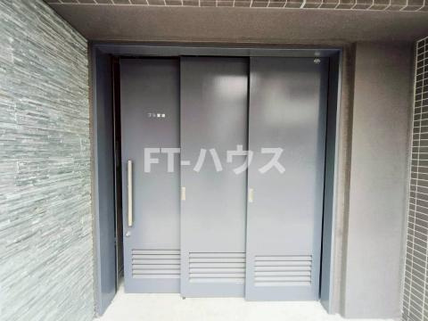 ドゥーエ西船橋の玄関