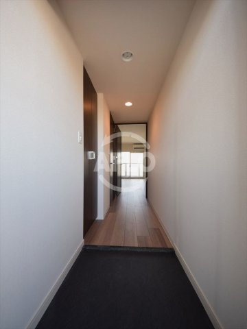 プレサンス立売堀パークシティの玄関|プレサンス立売堀パークシティ　玄関（階数で色の違いあり）