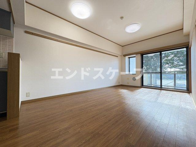 T-one MIYAHARA West Bの居間・リビング|高崎、前橋、伊勢崎エリアのお部屋探しはエンドスケープまで！お客様の理想お聞かせ下さい♪
