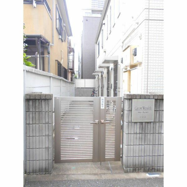 グローウェルス池袋のロビー