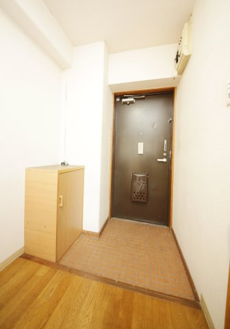 アンビシャス青山の玄関