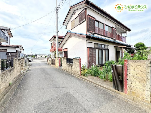 深谷市武蔵野　中古一戸建ての前面道路含む現地写真