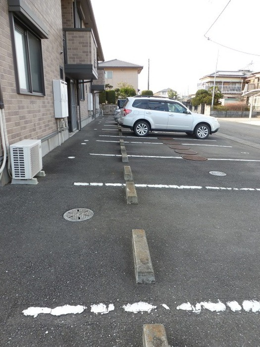 サンセール富士の駐車場