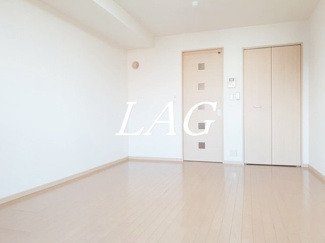 【居間・リビング】 | ボヤージュ・アン・バトー | 洋室のお部屋です。
