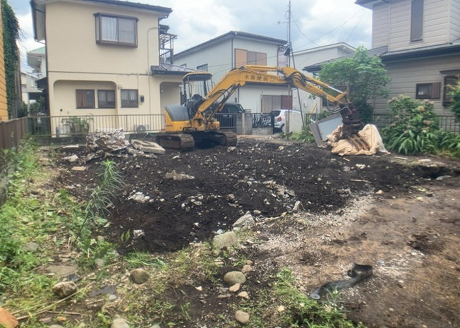【構造・工法・仕様】 | 木造住宅とは土台、壁、柱など建築物の強度を支える構造体の材に木が使用されている構造を指します。構造体は建物の自重を支えるだけではなく風圧や水圧、積裁荷重などあらゆる衝撃に耐えるための基礎です。