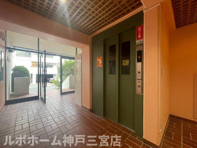 グリーンハイツ諏訪山のエントランス
