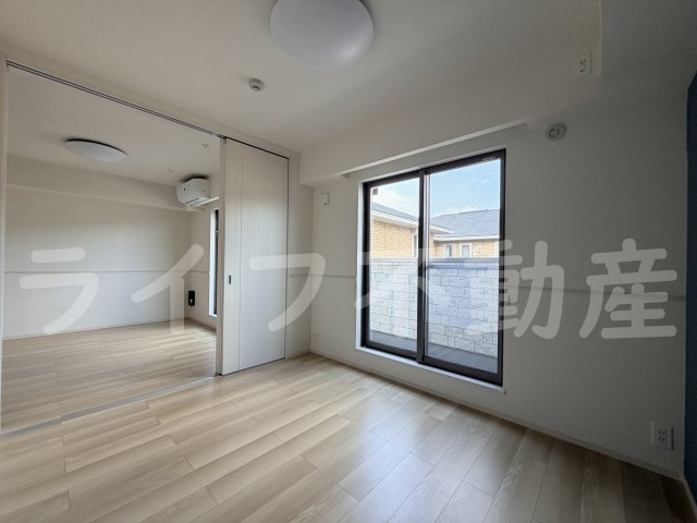 アット横小路の内装