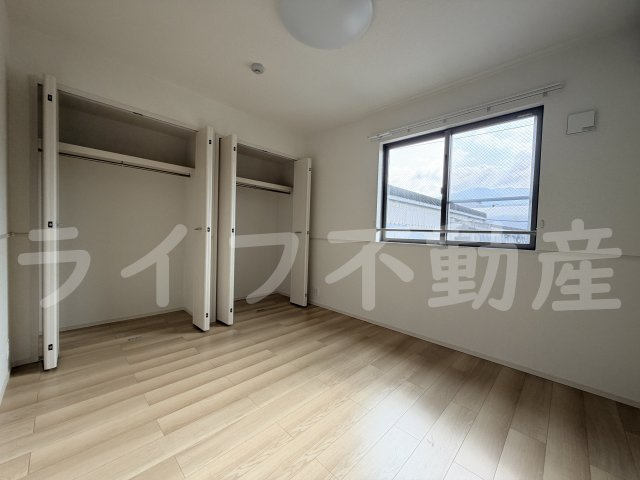 アット横小路の内装