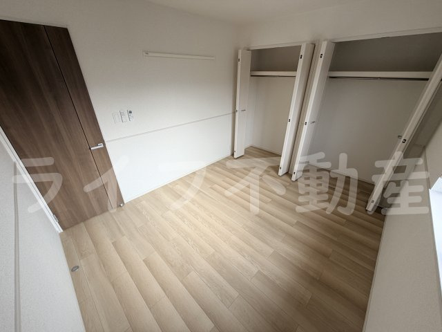 アット横小路の内装