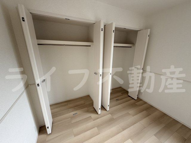 アット横小路の内装
