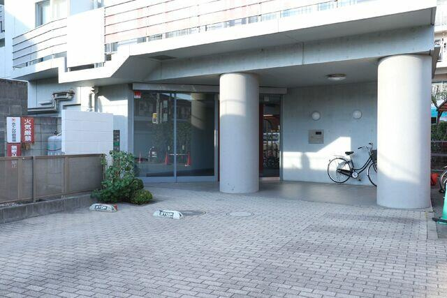 川崎市多摩区中野島６丁目の賃貸マンションのエントランス|外観