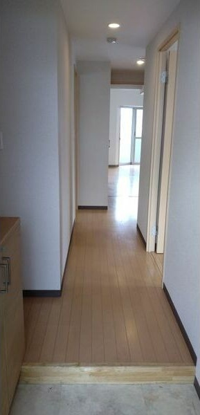 ヴィラエーデル大須の内装|明るい室内です