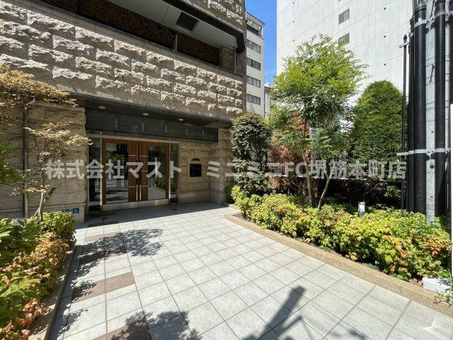 プレサンス谷町アルファのエントランス